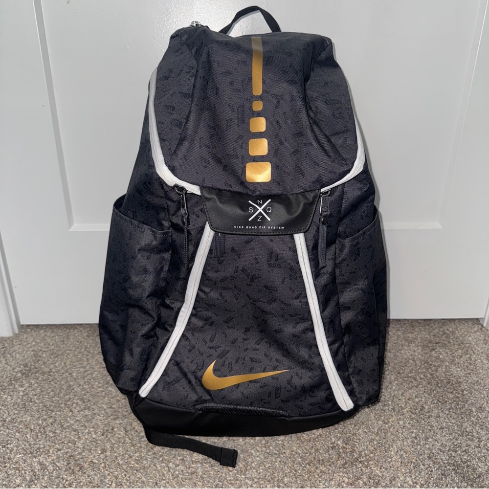 Nike Hoops Elite Max Air Team 2.0 Graphic Basketball Backpack black gold